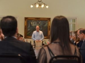 Casagrande-com-secretarios.jpg