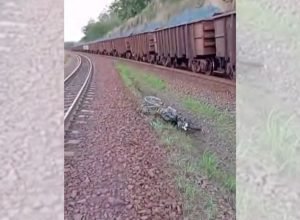 Motociclista-morre-atropelado-por-trem-em-Colatina.jpg