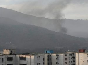 umaca-sobe-no-Aeroporto-de-La-Carlota-base-aerea-militar-localizada-em-Altamira-Caracas-Venezuela-ap.jpeg